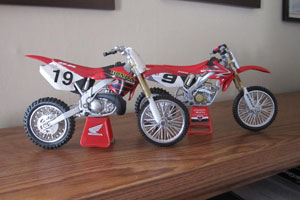 new raydirt bike toy